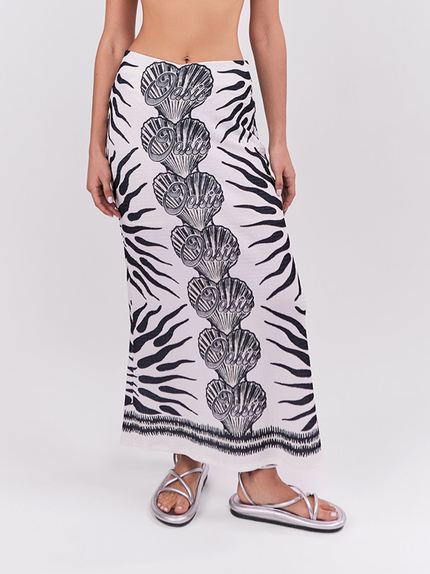 Oasis Skirt Midi   - Black
